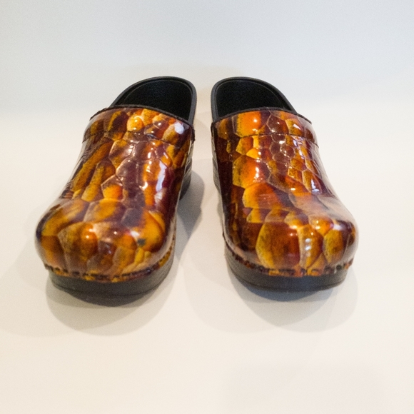 Dansko Womens Tiger Eye Leather Professional Shoes Clogs Size 6.5 - Picture 3 of 16